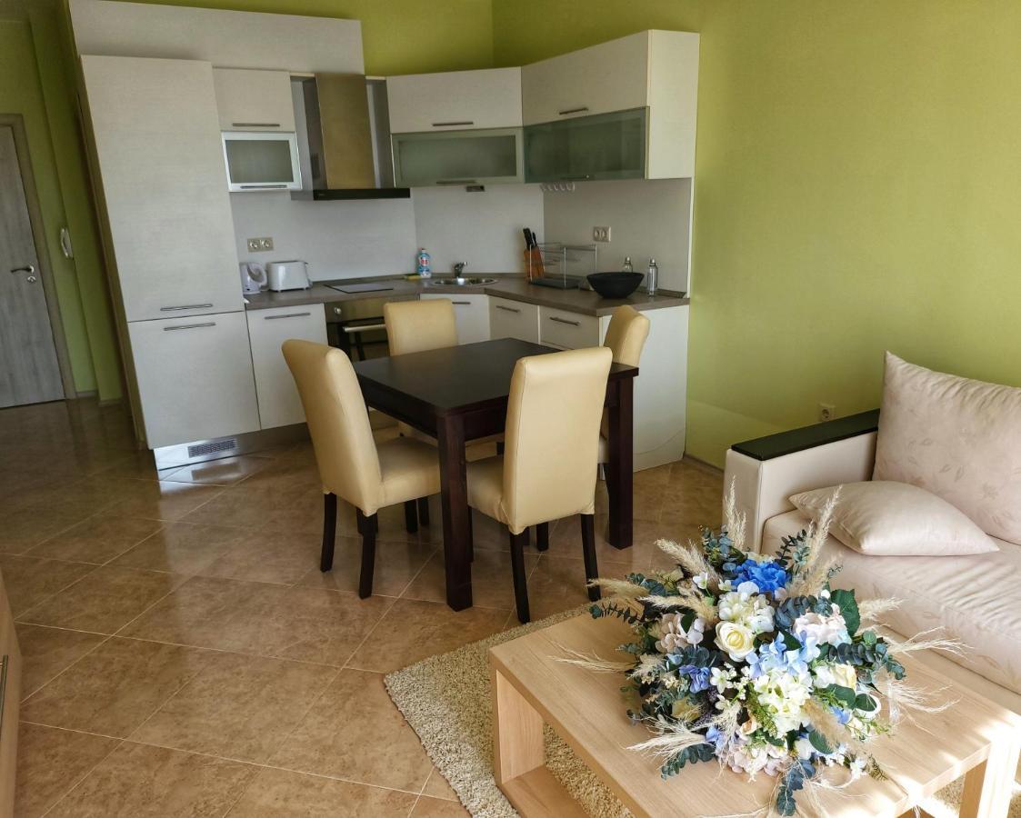 Elegantz Apartments Lamer Varna Buitenkant foto